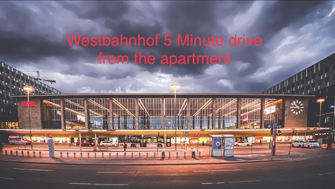 Moonlight Apartment With Porch Near Schoenbrunn And Westbahnhof เวียนนา ภายนอก รูปภาพ